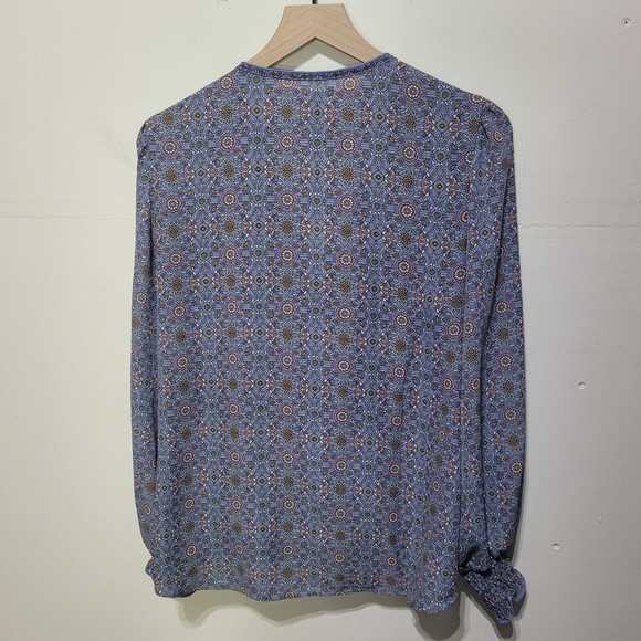 Max Studio Women's Crepe Shirtale Wrap Floral Print Surplice Blouse L - Picture 6 of 12